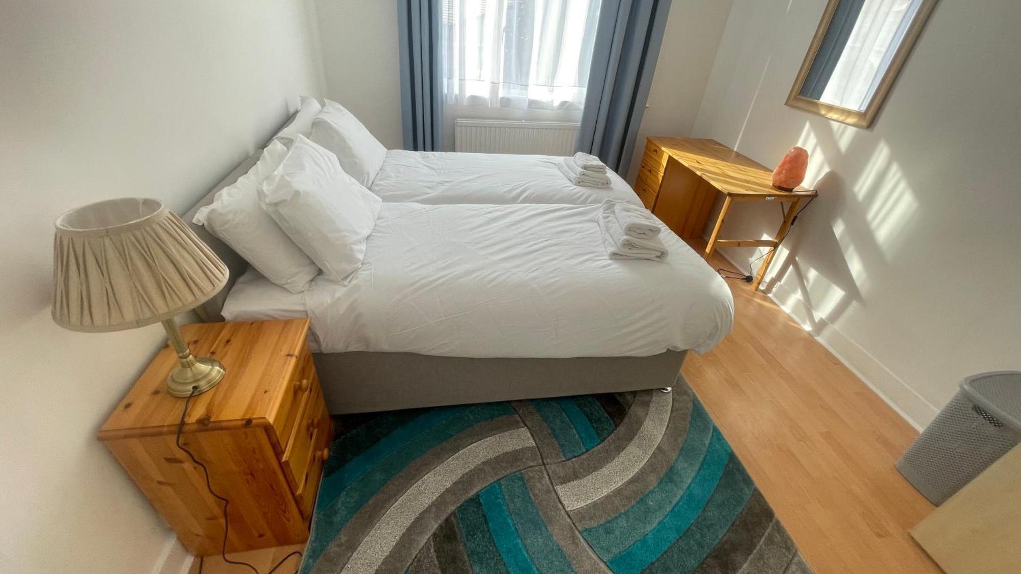 Onsitestays - 3 Bedroom House Near Tottenham Hale * Londra