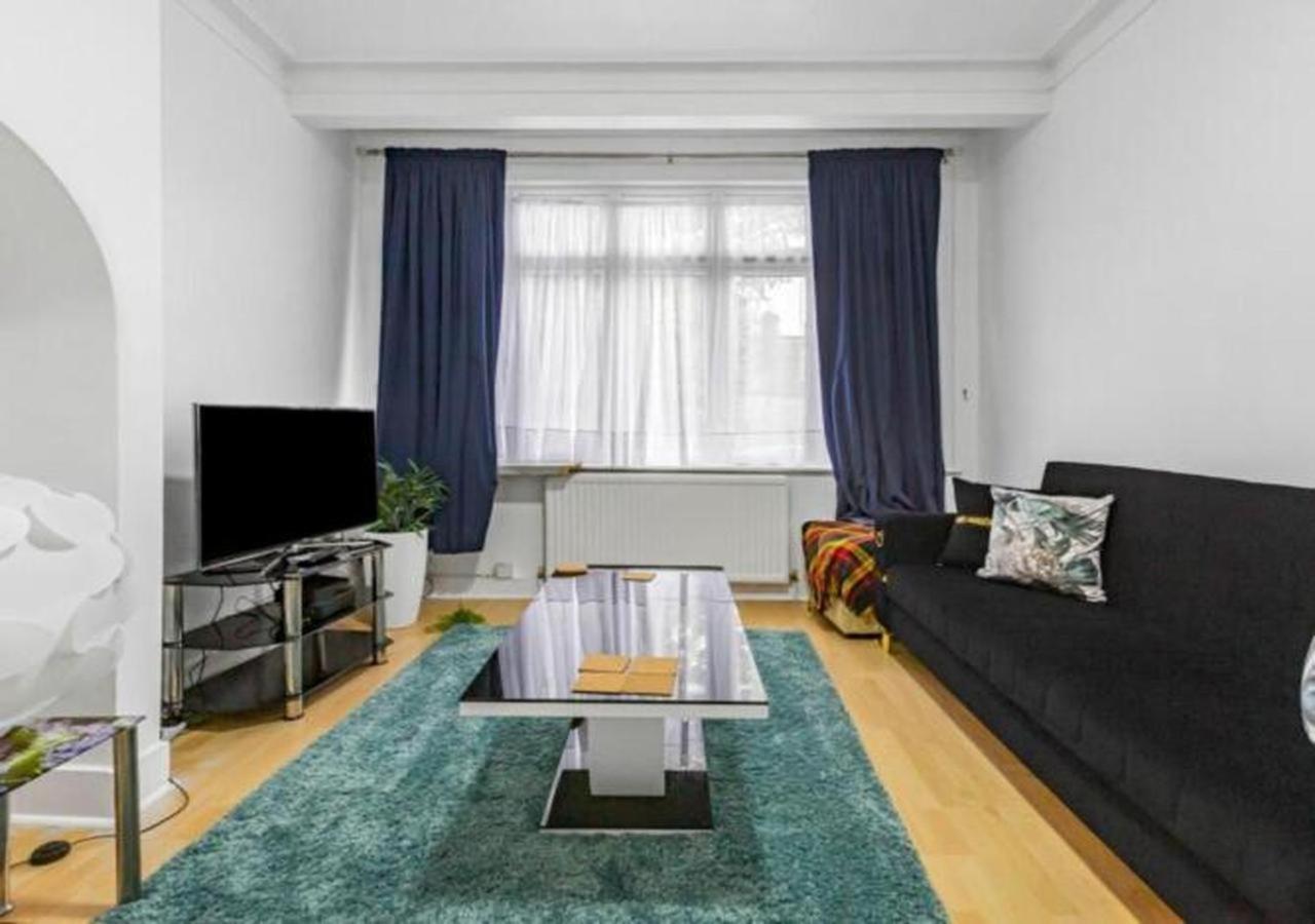 Onsitestays - 3 Bedroom House Near Tottenham Hale * Londra
