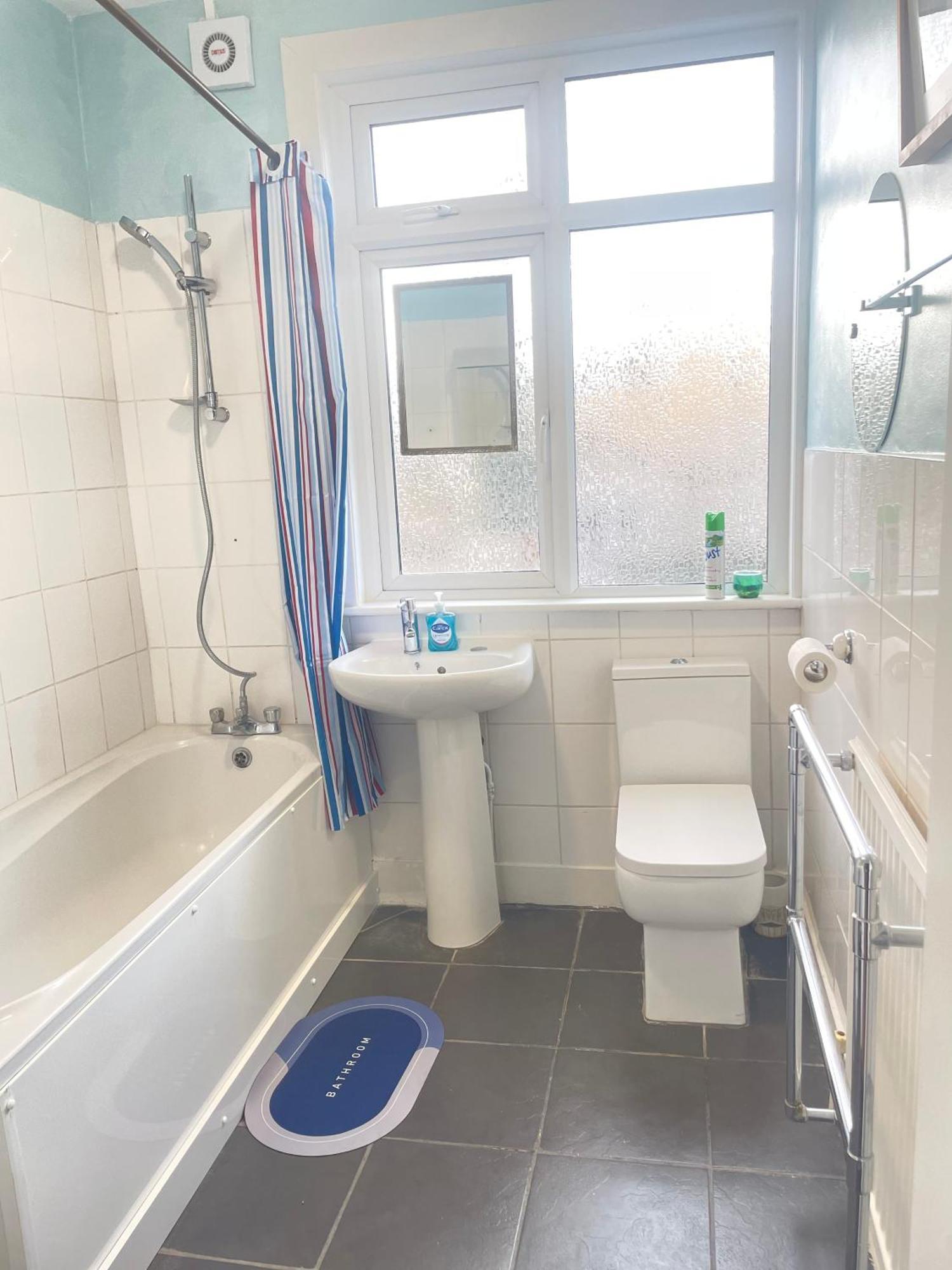 Onsitestays - 3 Bedroom House Near Tottenham Hale * Londra